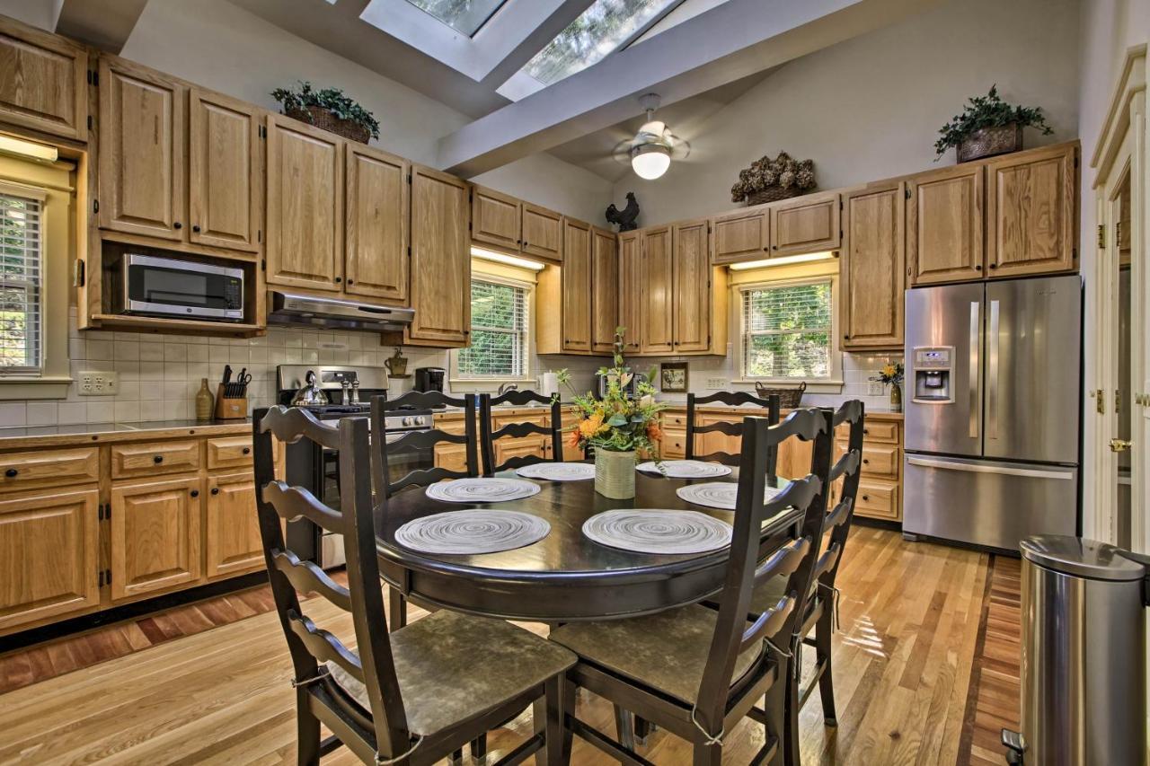 Spacious Mcgaheysville Family Retreat With Game Room Dış mekan fotoğraf